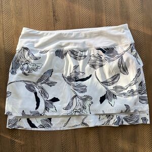 Athleta White and Black Floral Skirt NWOT